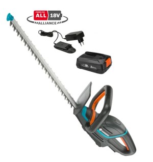 Акумулаторна ножица за жив плет GARDENA ComfortCut 18V P4A комплект с батерия 2.0Ah и зарядно AL 18 V.