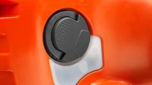 Husqvarna Акумулаторен верижен трион 230i комплект с батерия 4 Ah и зарядно